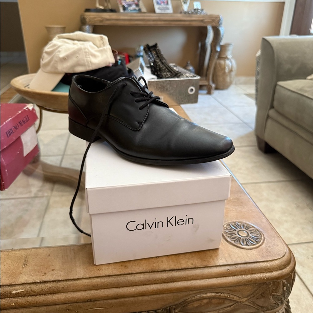 Calvin Klein Black Oxford Shoes Sleek Leather Design